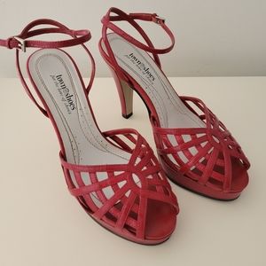 Red Town Shoes platform heels. Size 5